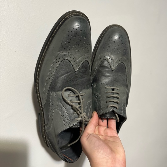 Men’s Penguin Dress Shoes - Picture 4 of 8